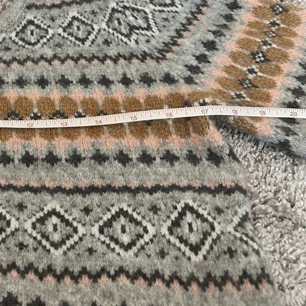 American Eagle Fair Isle Cropped Sweater Grey Tan Pink Scoop Neck XS Long Sleeve - Picture 2 of 6